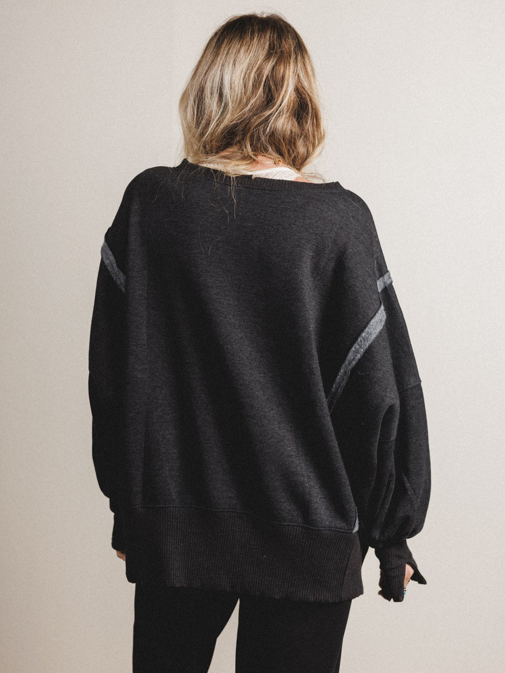Honey Cloud Sweatshirt - Black