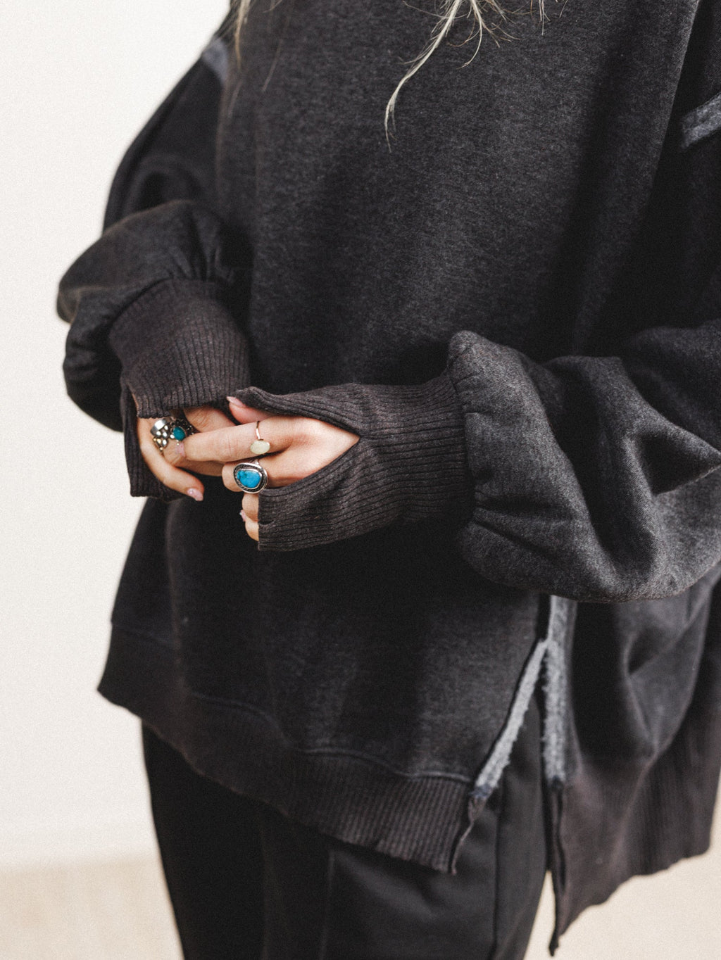 Honey Cloud Sweatshirt - Black