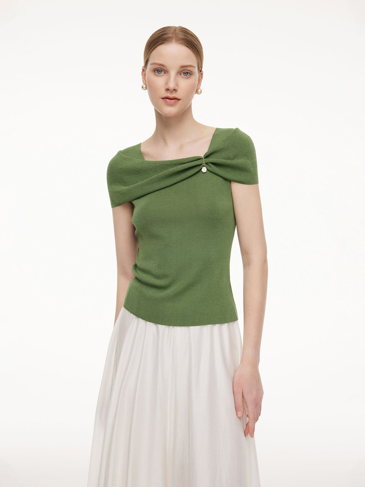 Lyocell Blend Off Shoulder Women Knit Top With Detachable Magnetic Flower